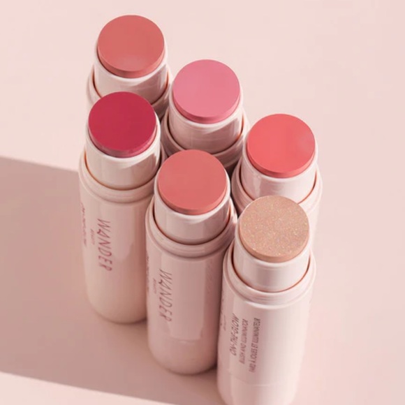 🍓Wander Beauty On-the-Glow Blush and Illuminator - STRAWBERRY FIELDS - Picture 9 of 12